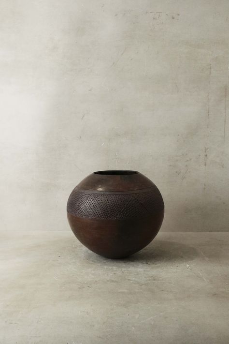 The Beauty of African Antique Pots: Flower Pot Designs with History