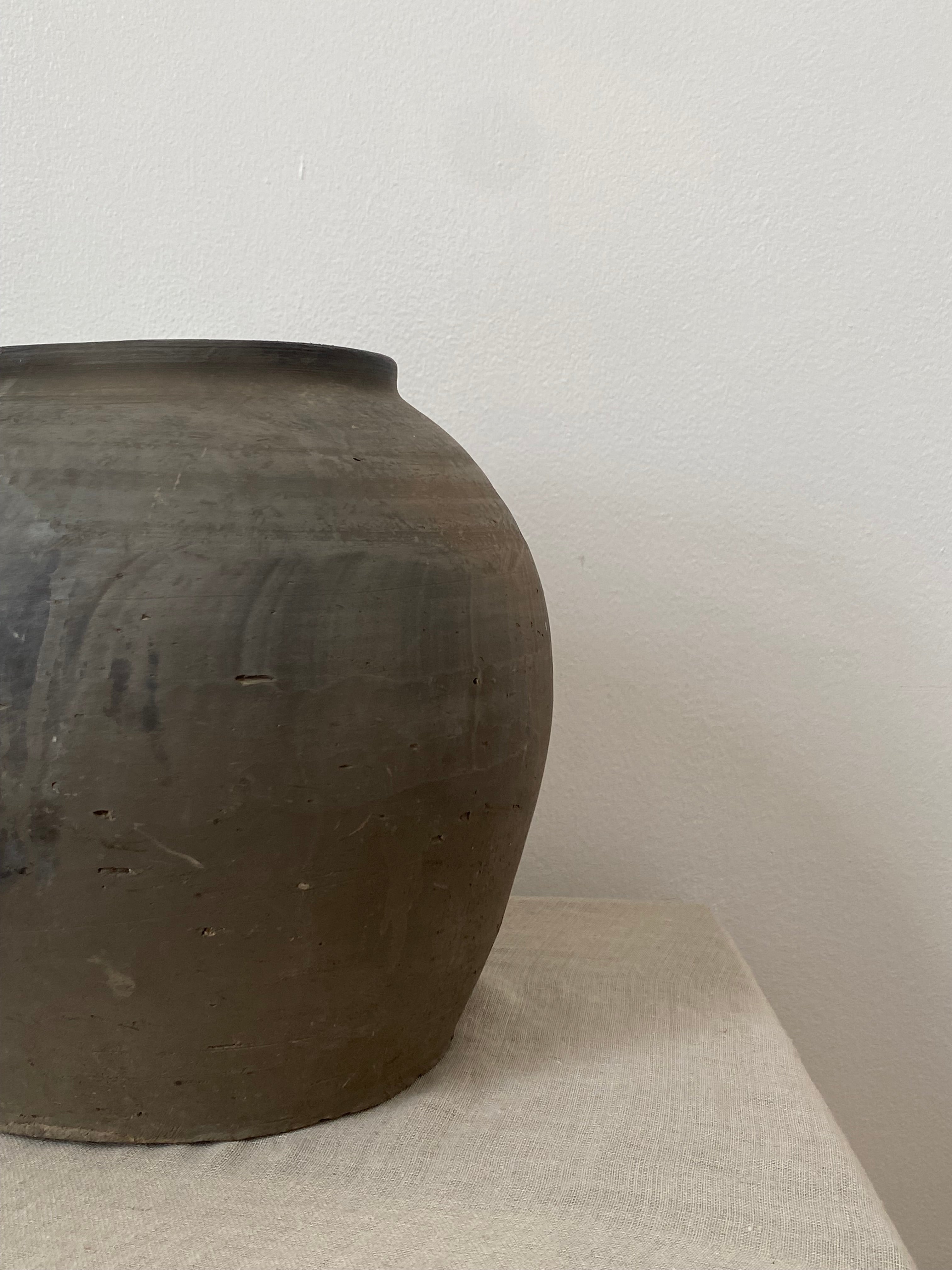 Eira Antique Terracotta Clay Pot