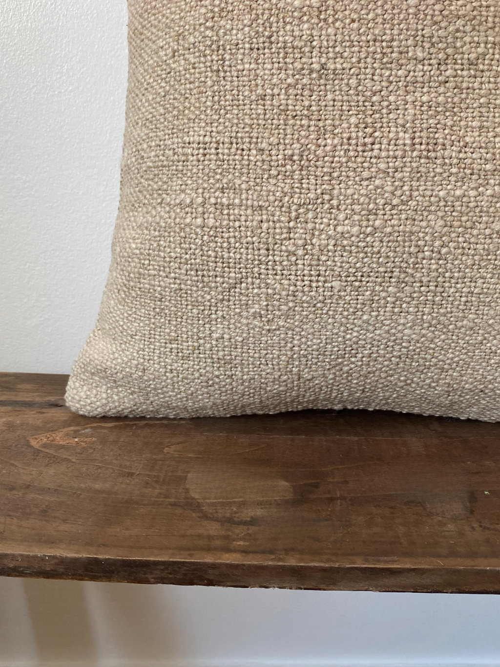 40x40 Neutral Vintage Turkish Kilim Pillow Cover – Beige Boho Rug Cushion