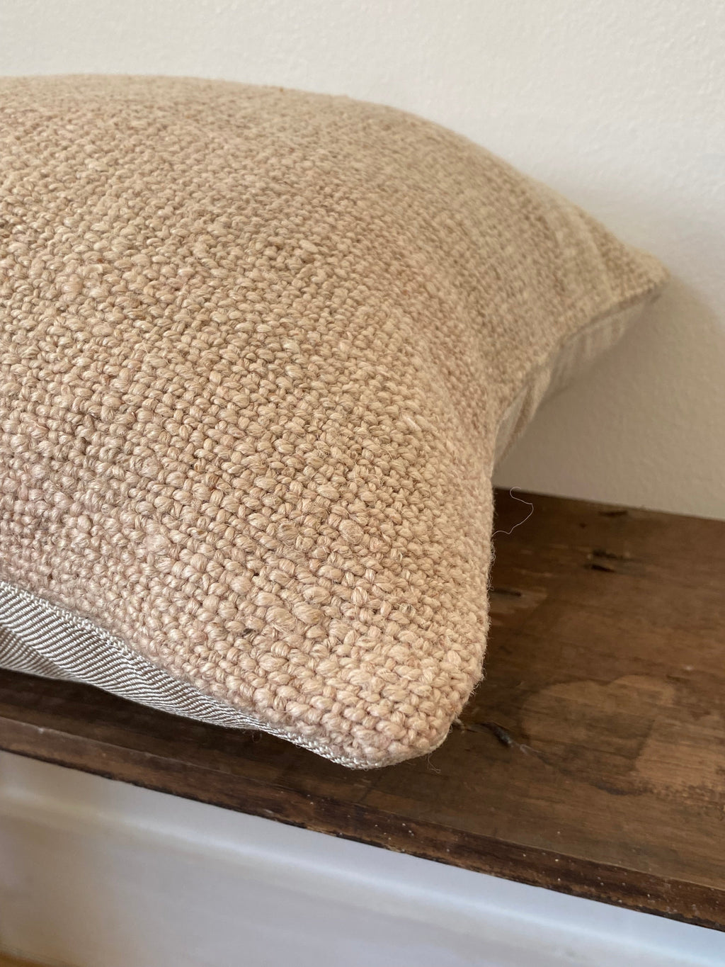 40x40 Neutral Vintage Turkish Kilim Pillow Cover – Beige Boho Rug Cushion