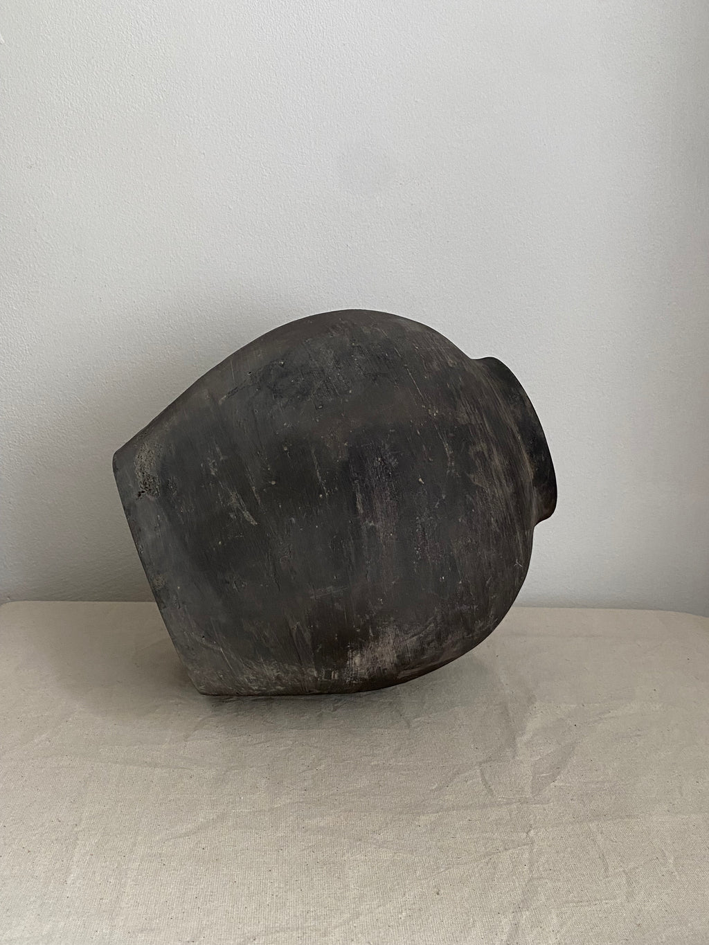 Lena Black Terracotta Clay Pot