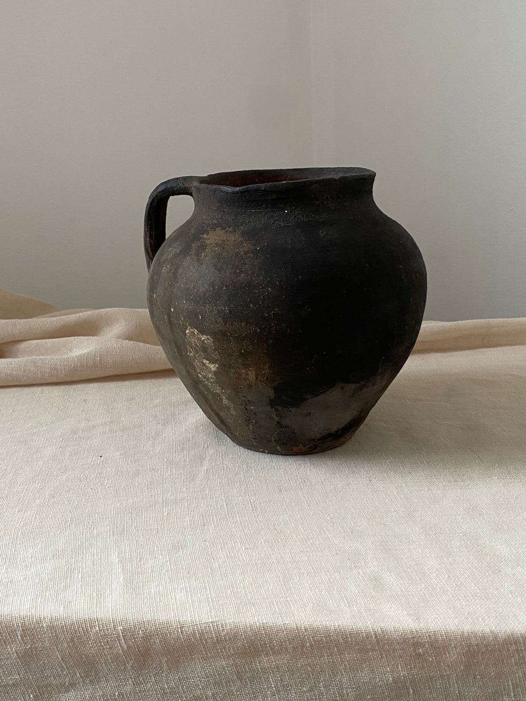 The Nadi – Antique Brown Clay Pot
