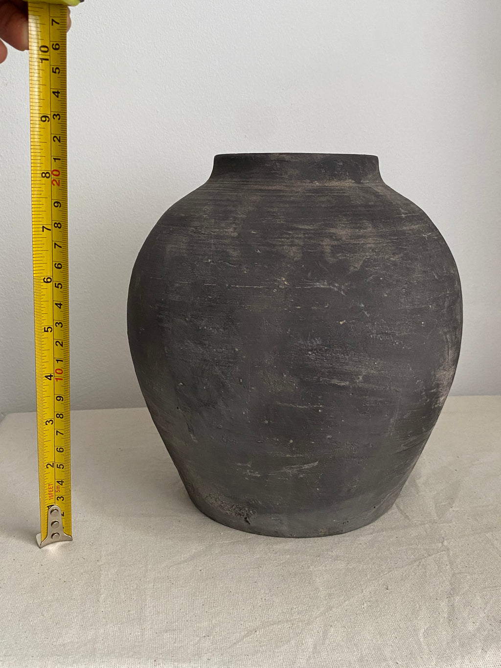 Lena Black Terracotta Clay Pot