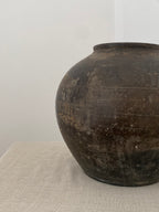 The Ashae Antique Black Clay Pot