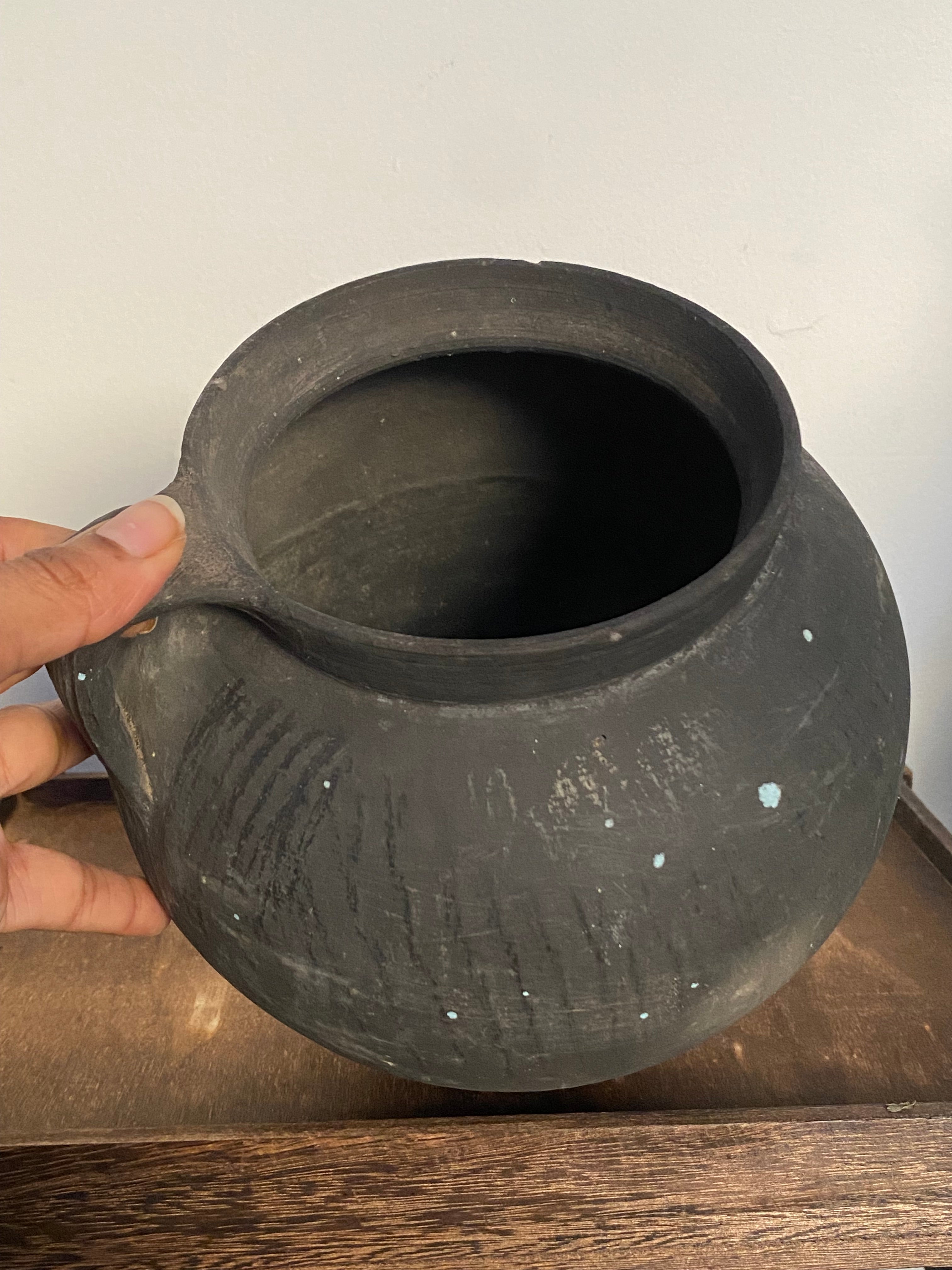 The Nyra Antique Black Clay Pot