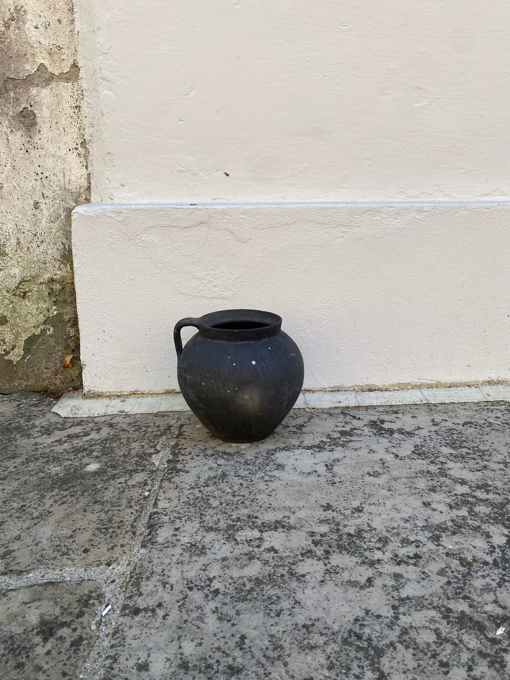 The Nyra Antique Black Clay Pot