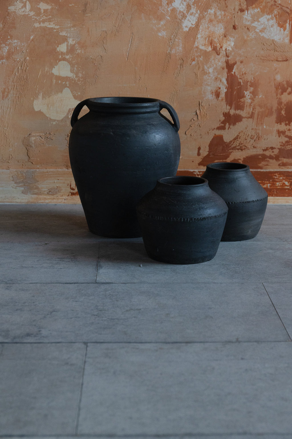 Sandra Small Earthenware Pot Antique Style