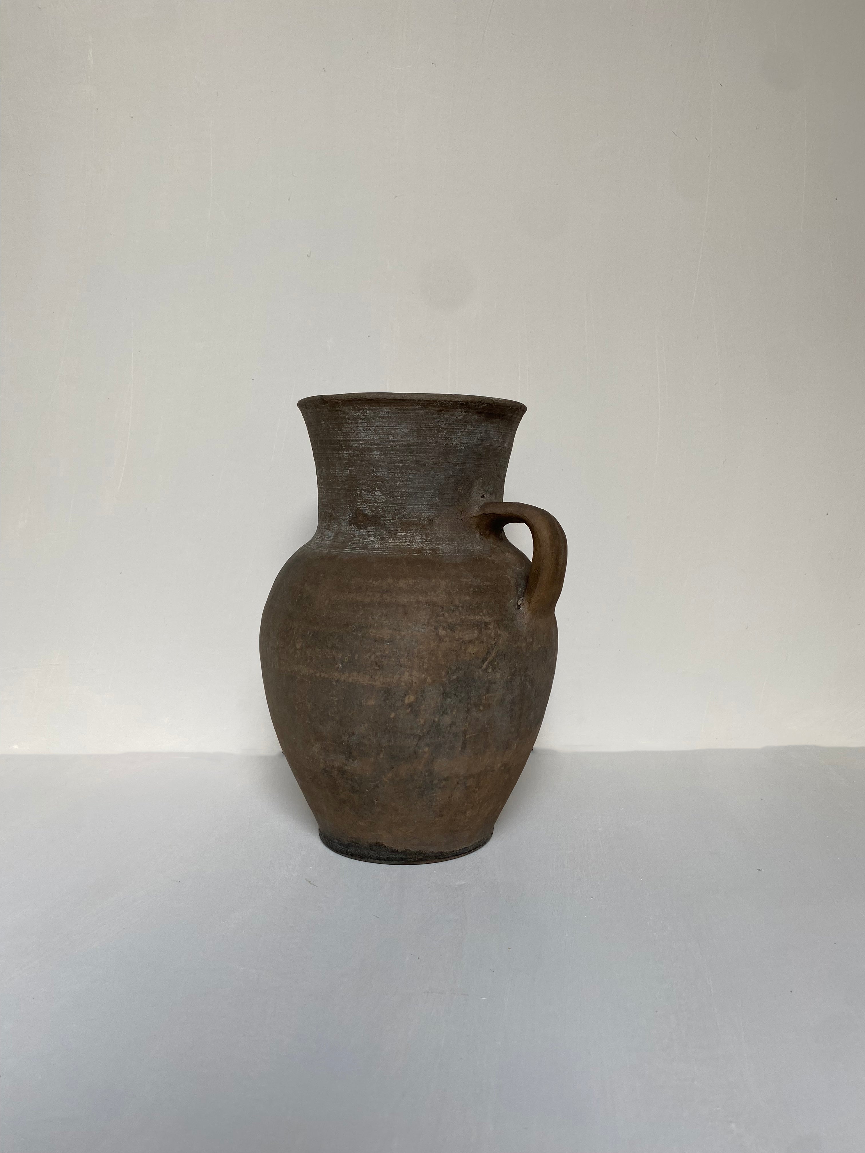 Milena Antique terracotta pot