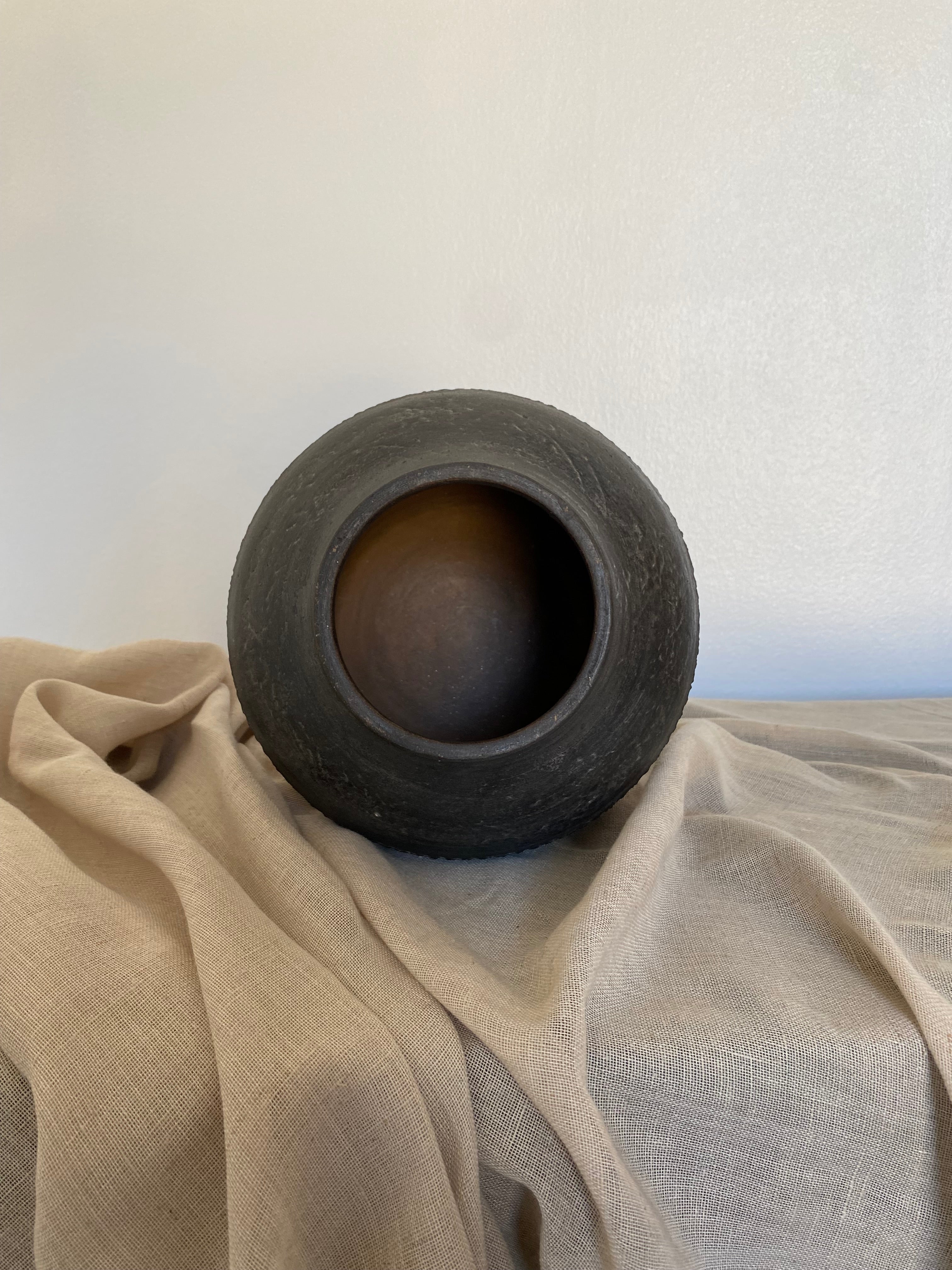 Sandra Small Earthenware Pot Antique Style